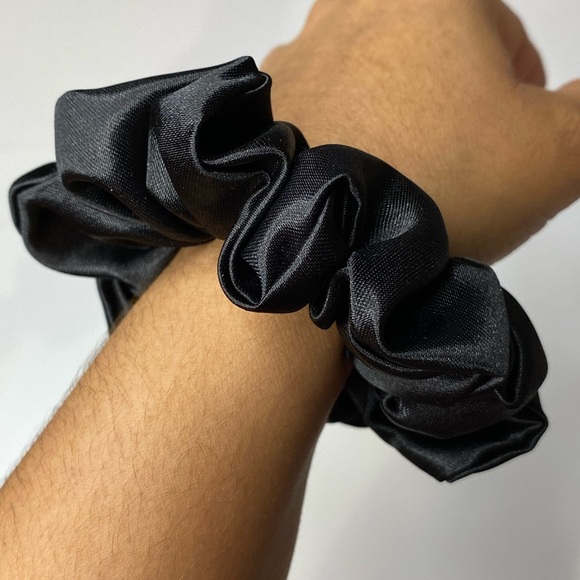 Handmade satin Scrunchie - Picture 1 of 5